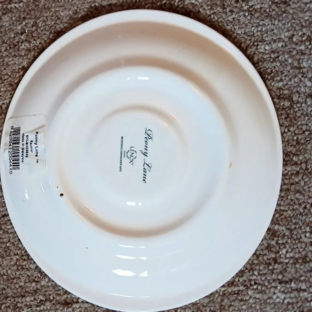 "Penny Lane" brand saucer "Green Leaf"