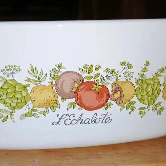 1970 Corning Ware A-1 1/2-B Spice of Life L'Echalote 1.5 Liter Casserole Dish