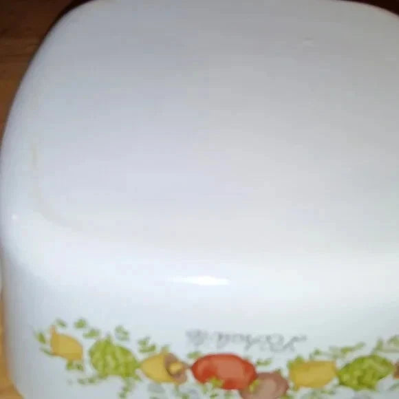 1970 Corning Ware A-1 1/2-B Spice of Life L'Echalote 1.5 Liter Casserole Dish
